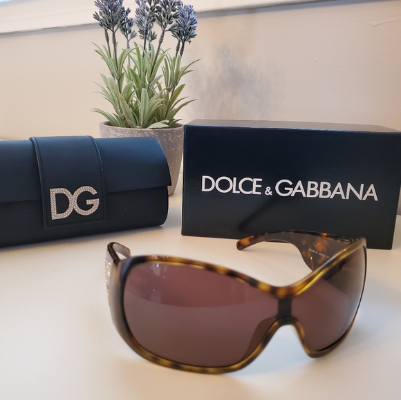 Dolce & Gabbana Sunglasses - Picture 9 of 11